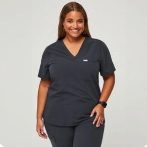 Catarina one pocket scrub top and Zamora joggers XL